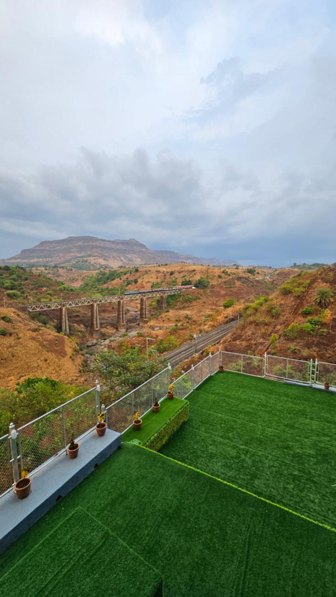 Oxi Valley Resort Igatpuri Eksteriør bilde